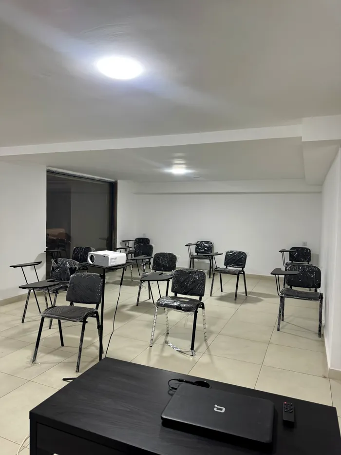 La salle de cours lumineuse du centre C.F.C.P Marchica